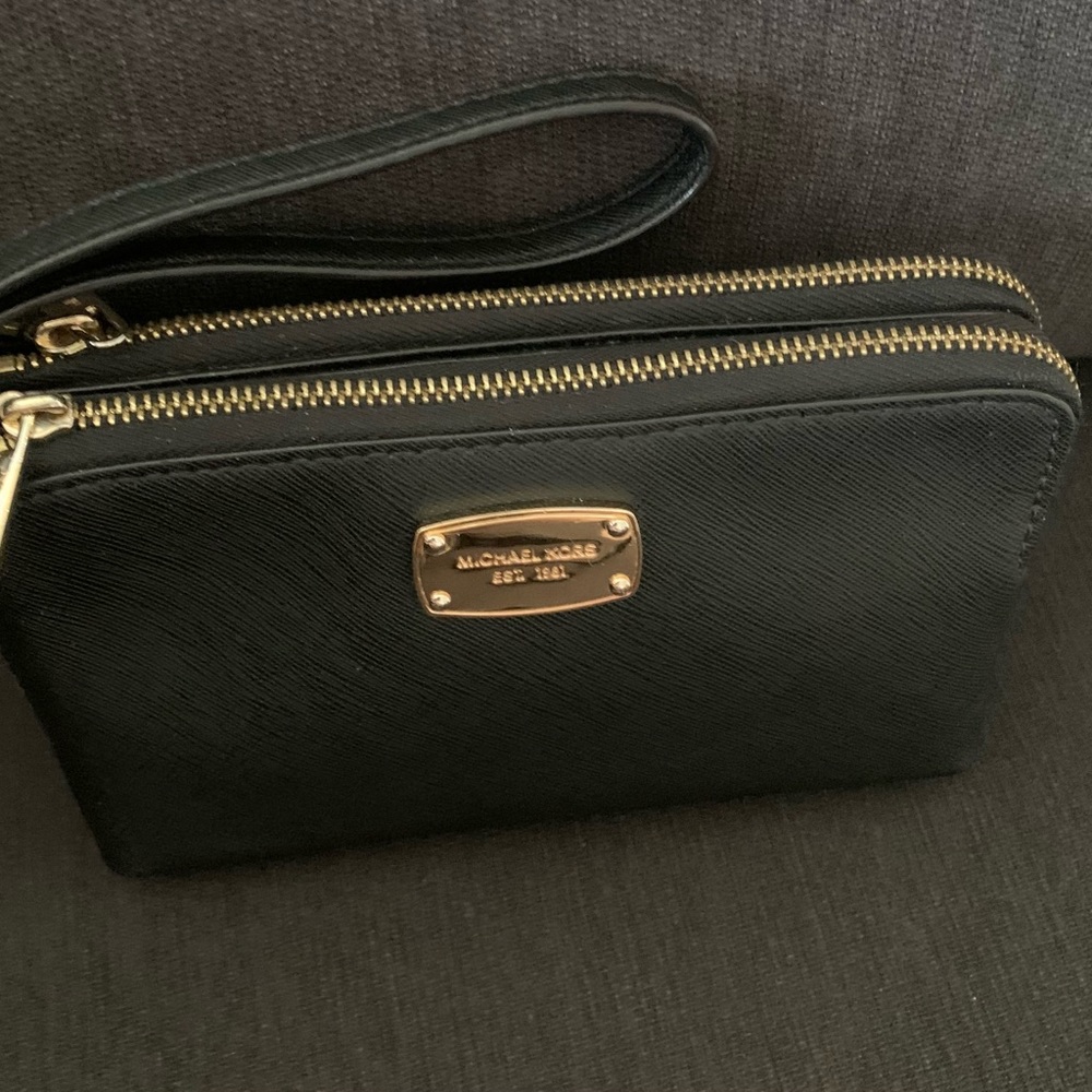 Michael Kors wristlet
